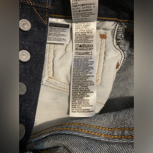 Like New Men’s Levi’s 501 Dark Wash Jeans Shrink to Fit - Picture 7 of 11